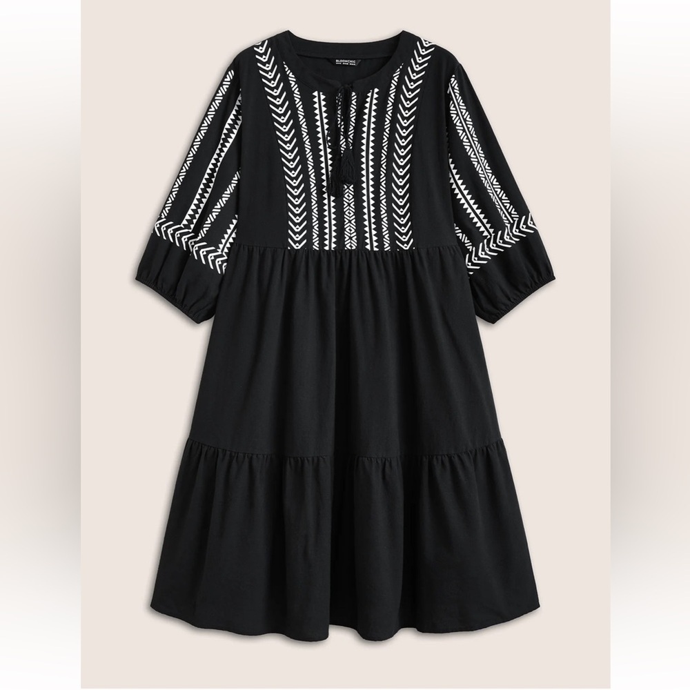 [18-XL] W BloomChic Black & White Midi Dress